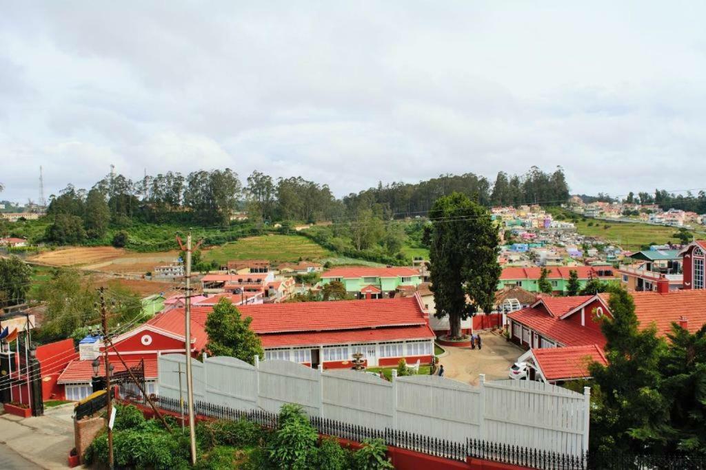 Pine Hill Suites Ooty Exterior foto